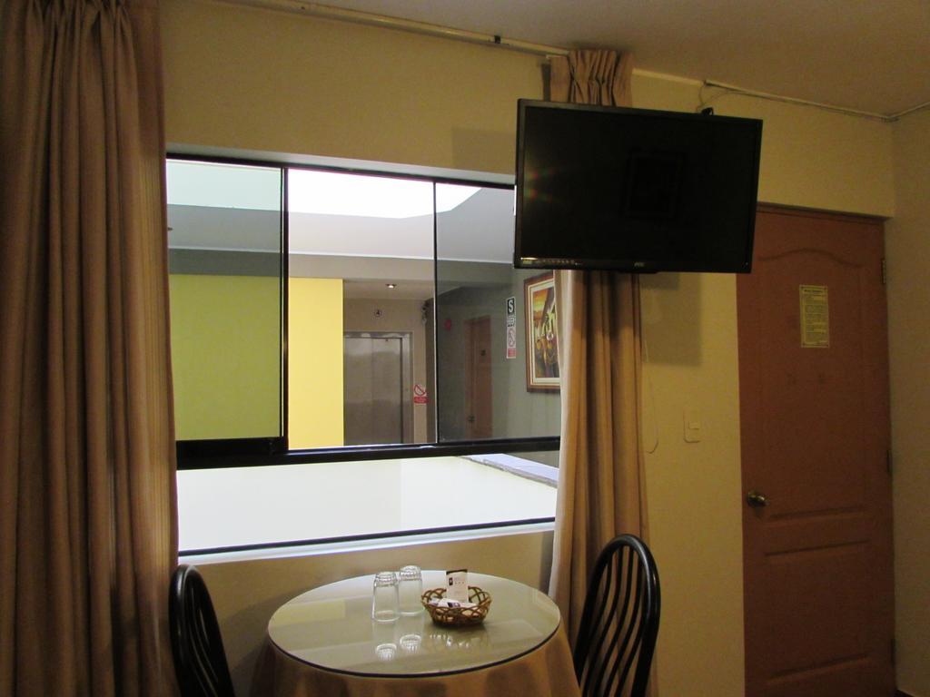 Hotel Bohemia Lima Zimmer foto